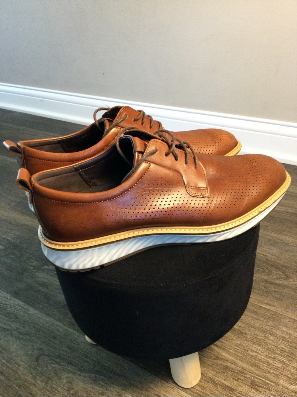 Men's Casual Perforated Leather Derby Shoes - Brown